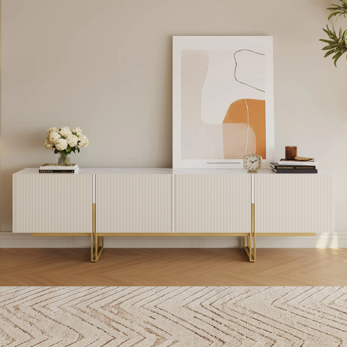 Meuble TV Grovyn 200 cm avec plateau en pierre frittée et design cannelé Ivoire brillant