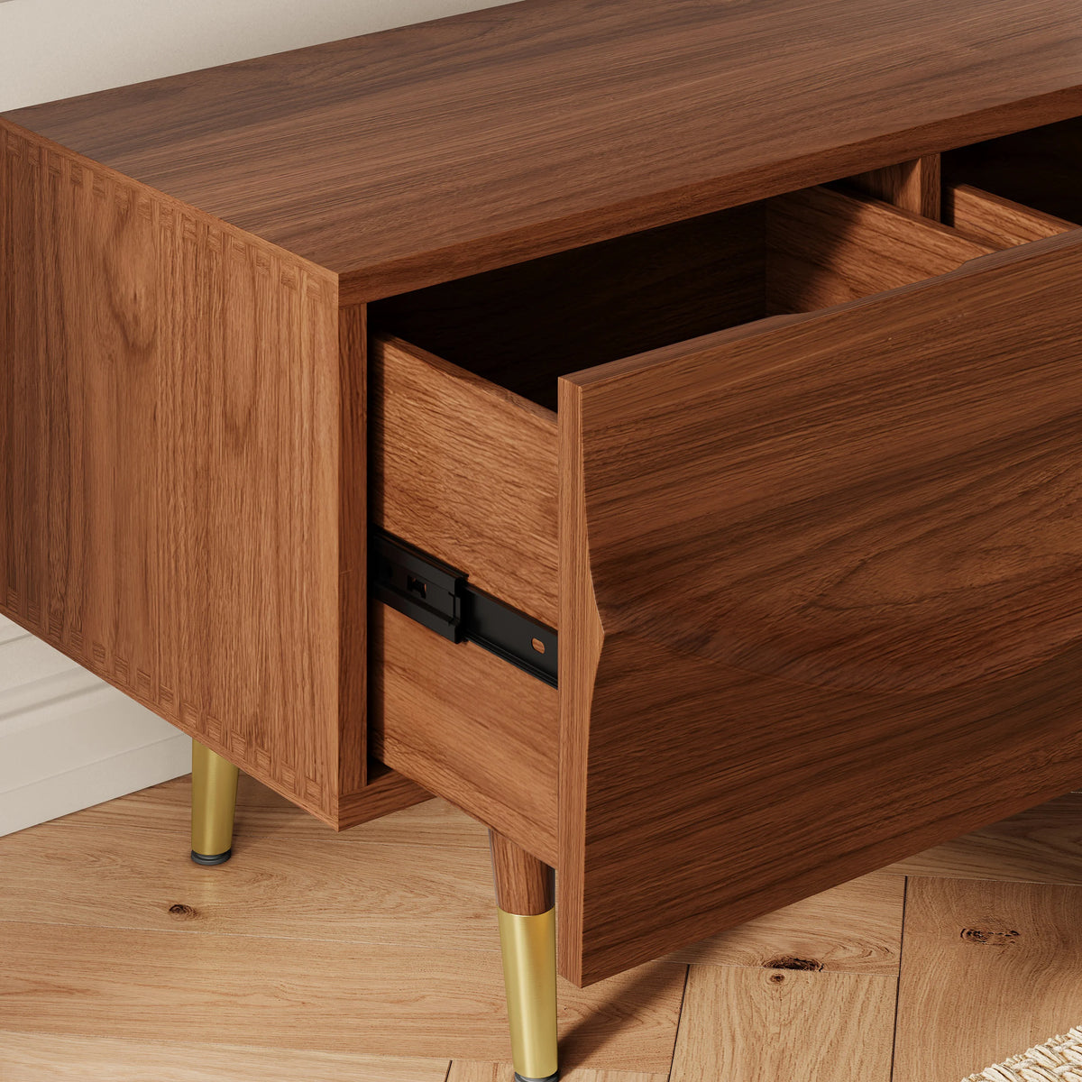 Meuble TV Lake Mid Century avec tiroirs de rangement en noyer au design ondulé pour téléviseurs jusqu'à 1905 mm