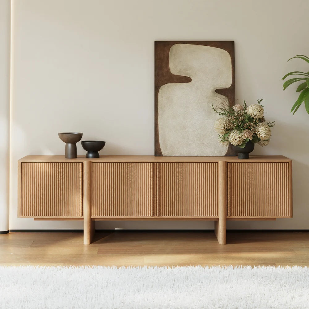Meuble TV en bois de frêne cannelé naturel de 203 cm avec armoires