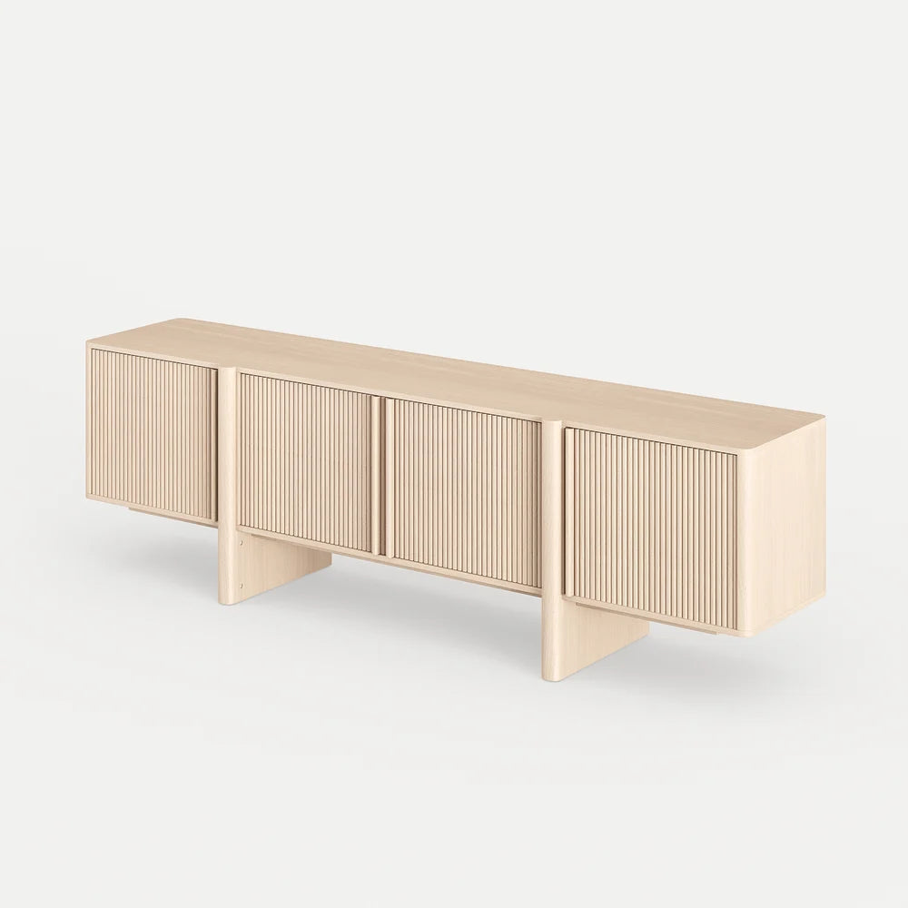 Meuble TV de 203 cm en bois de frêne cannelé blanchi avec placards