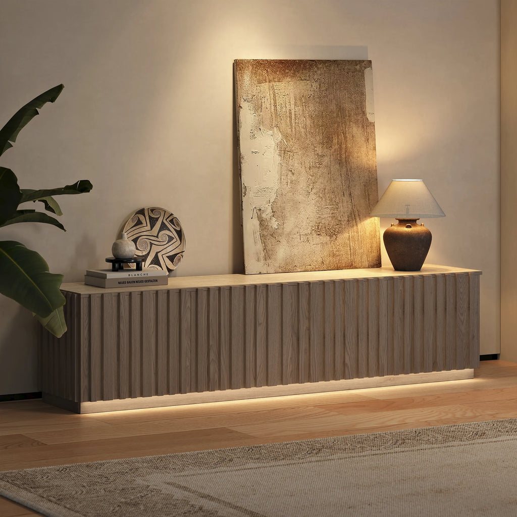 Meuble TV Aura 213 cm en bois de frêne blanc chaulé avec plateau en pierre frittée