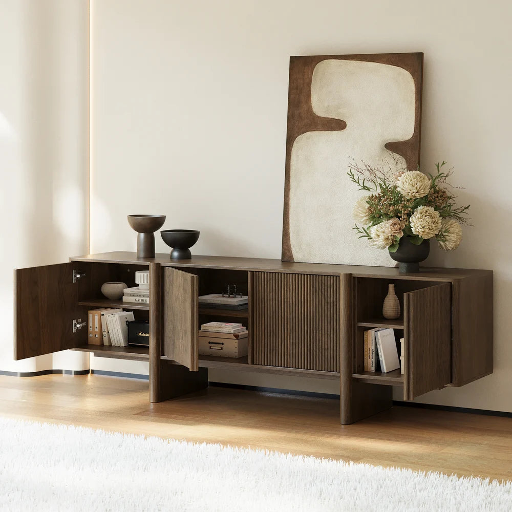Meuble TV Lineva 203 cm en bois massif cannelé marron fumé avec armoires