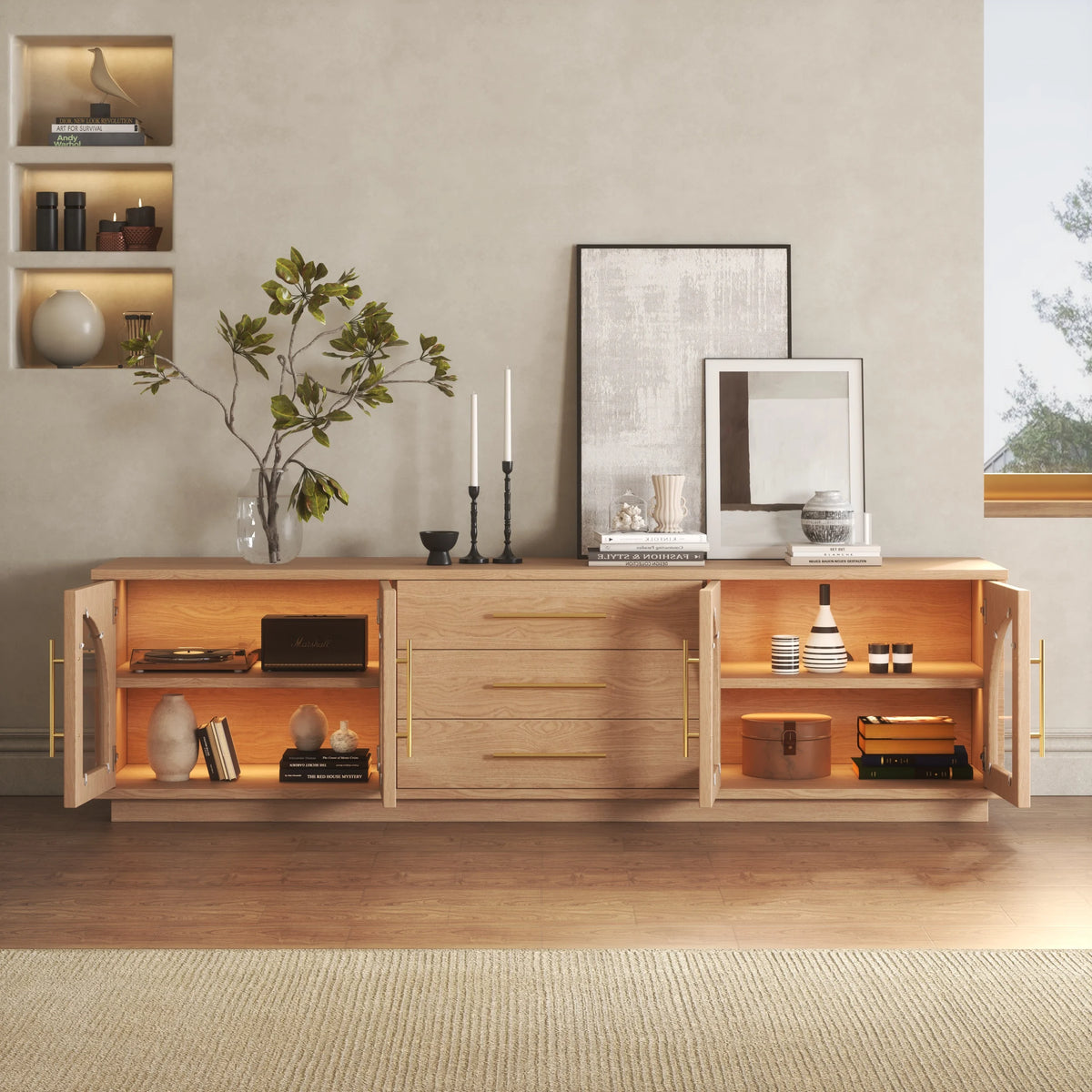 Meuble TV Arune 183 cm avec portes vitrées arquées, naturel, avec rangement et LED