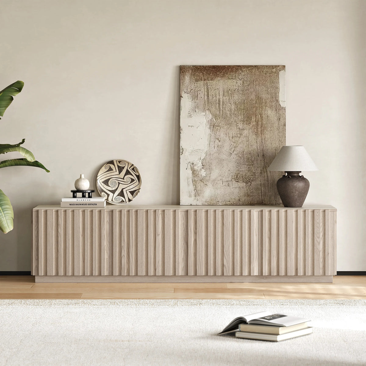 Meuble TV Aura 213 cm en bois de frêne blanc chaulé avec plateau en pierre frittée