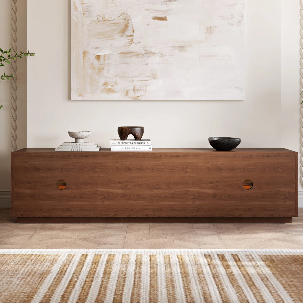 Meuble TV Arune 183 cm avec portes vitrées arquées, noyer, avec rangement et LED